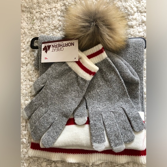 New Canadiana style Winter set toque gloves neck warmer - Picture 4 of 4